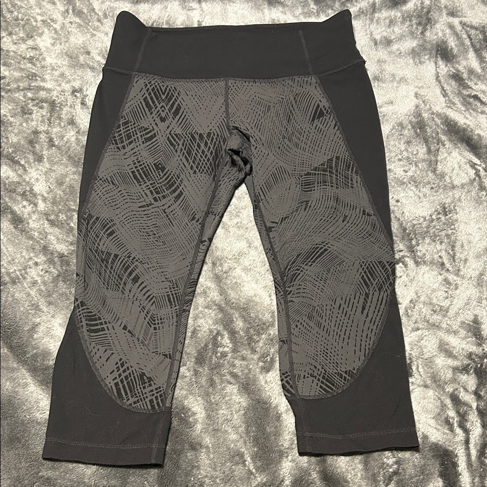 Athleta Charcoal Patterned crop Leggings size L